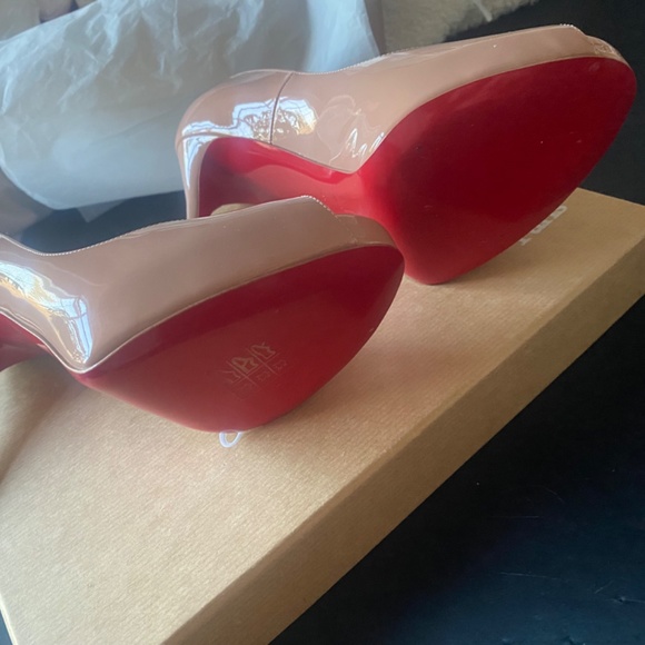 Designer Shoes Clear Out - Picture 5 of 6